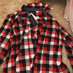 🆕Women’s Tommy Hilfiger plaid flannel shirt